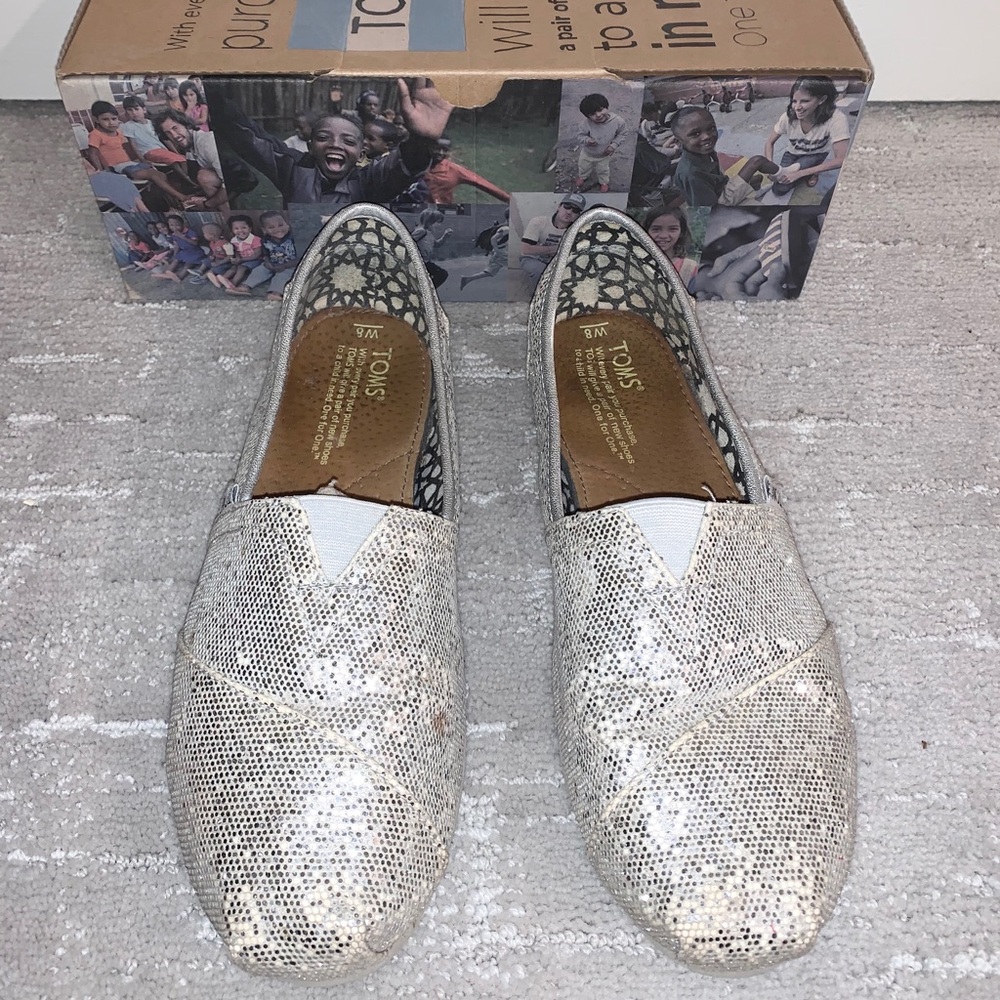 Silver Tom Flats Size 8